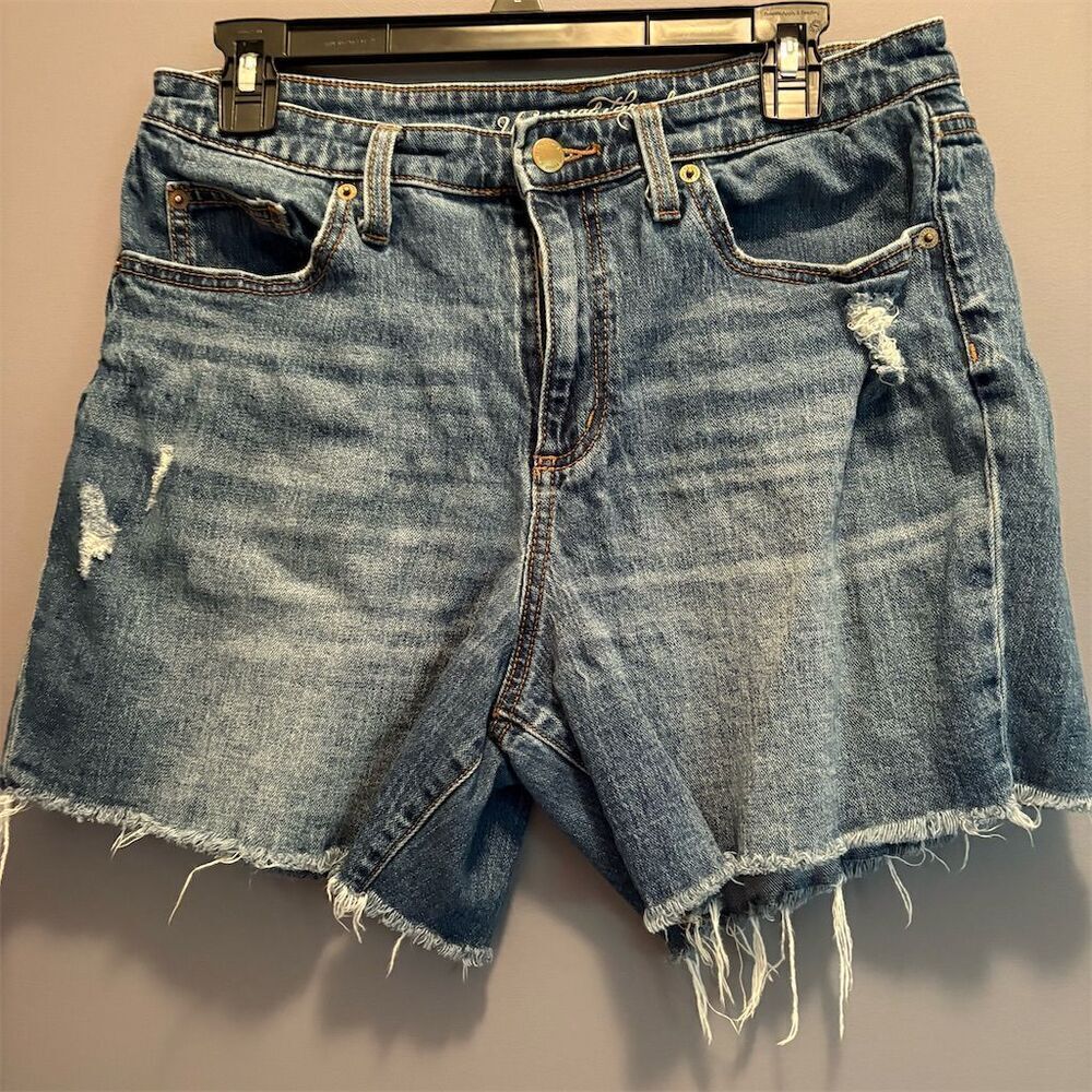 Universal Thread Women's Distressed Denim Shorts Blue Size 8 Casual - Picture 1 of 9